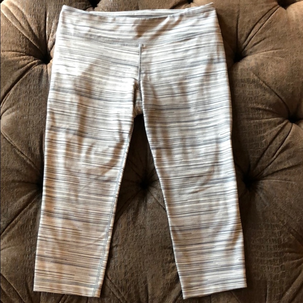 Under Armour Capri leggings, women’s medium